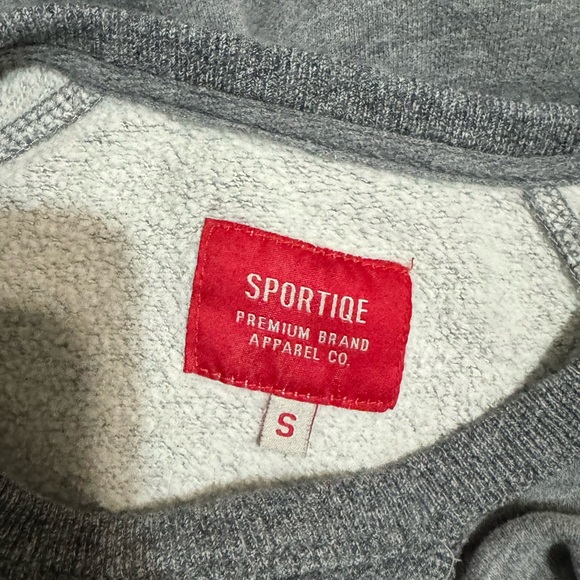 Nintendo New York Grey/Gray Crew Neck Sweater (S) - Picture 3 of 3